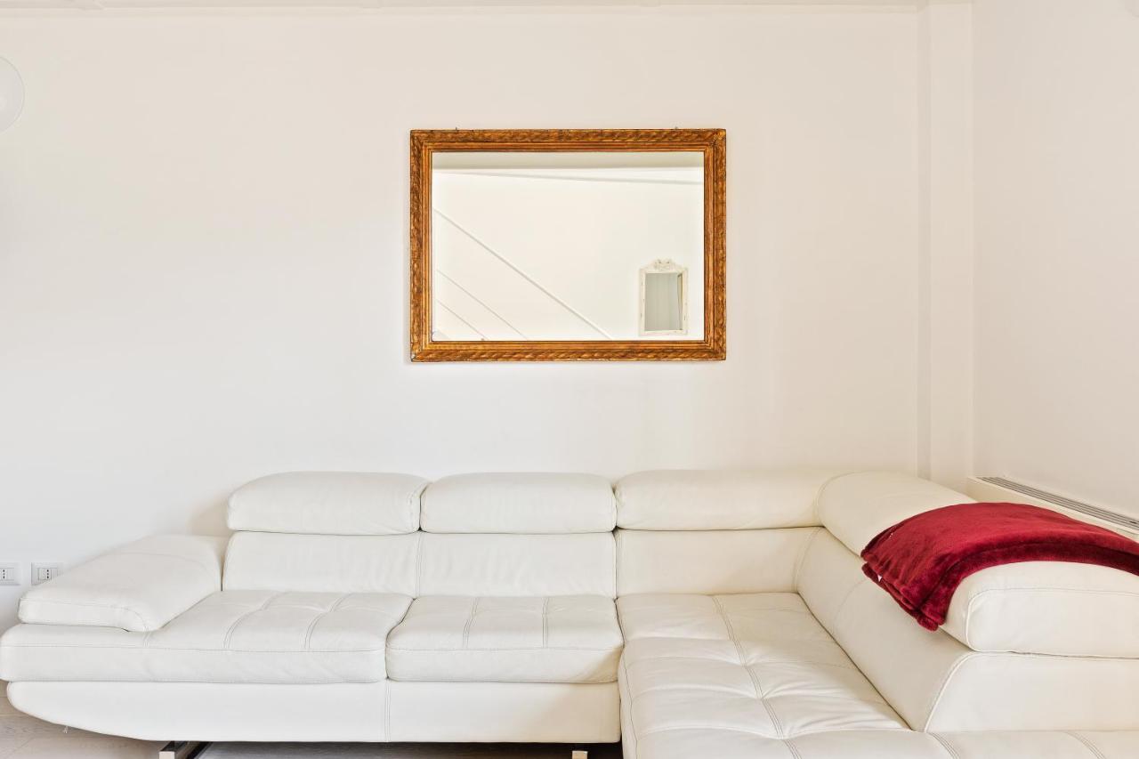 ミラノElegant Loft With Balcony!アパートメント エクステリア 写真